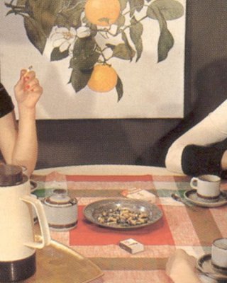 レズビアンの70年代の友人3人がエッチなことをする
 #77326775