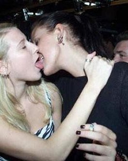 Drunk raver girls caught kissing Porn Pictures, XXX Photos, Sex Images  #3436394 - PICTOA