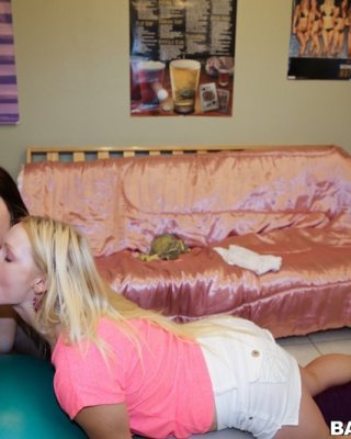 A Few Hot College Girls Give Blowjobs And Get Banged At The Dorm