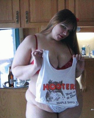 Amiga gorda amateur mostrando en la cámara
 #71852898