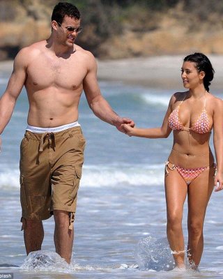 Kim Kardashian Looking Amazing In Bikini On Beach And Leggy In Silk Dress Papara