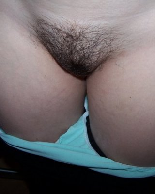 Candid hausgemachte Schnappschüsse von Amateur teen gfs fallen Höschen
 #68451711