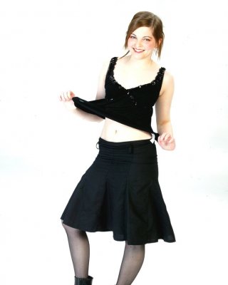 Lilly gekleidet in heißen schwarzen Strümpfen
 #68242014