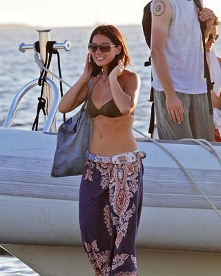 Olivia Munn Fucking Sexy And Hot Bikini Paparazzi Photos On Beach