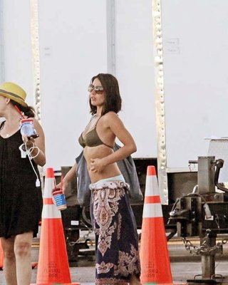 Olivia Munn Fucking Sexy And Hot Bikini Paparazzi Photos On Beach