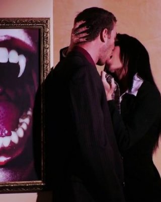 Busty vampire jessica jaymes saugt Schwanz und Blut
 #78859308