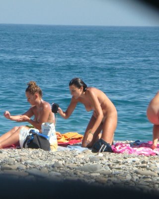 320px x 400px - Spy shots of a hot nude girl spreading at the beach Porn Pictures, XXX  Photos, Sex Images #2933917 - PICTOA