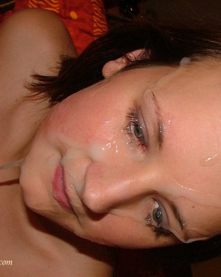 Mädchen, die Sperma lieben, in netter Bukkake-Party
 #76010517