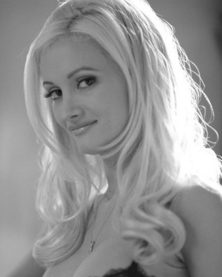 Holly Madison Hairy Pussy - Blonde beauty celeb Holly Madison upskirt hairy pussy Porn Pictures, XXX  Photos, Sex Images #3247626 - PICTOA