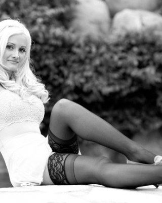 Holly Madison Hairy Pussy - Blonde beauty celeb Holly Madison upskirt hairy pussy Porn Pictures, XXX  Photos, Sex Images #3247626 - PICTOA