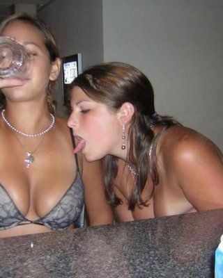 Real Drunk Amateur Girls Going Wild