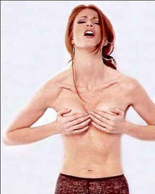 Angie everhart zeigt ihre schönen großen Titten und Arsch
 #75404046