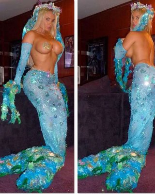 Nicole coco austin exposing sie schön arsch im tanga auf boot
 #75365215