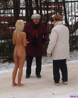 Nudist Women In Public Places