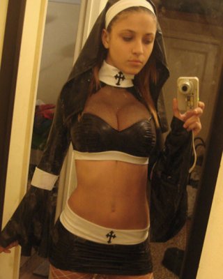 Photos of a slutty chick who likes to show her pussy #67906408