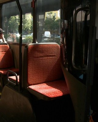 Babe wird im Freien gestrippt und gefesselt und gefickt im öffentlichen Bus
 #71985620