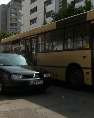 Babe wird im Freien gestrippt und gefesselt und gefickt im öffentlichen Bus
 #71985644