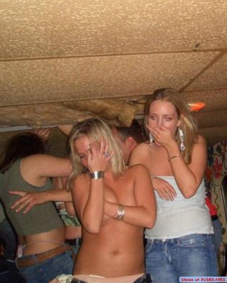 Candid Amateur Girls Caught Naked