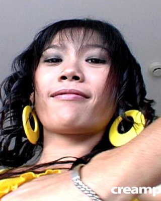 Enge asiatische Muschi wird gefickt und mit Sperma überflutet
 #70010331
