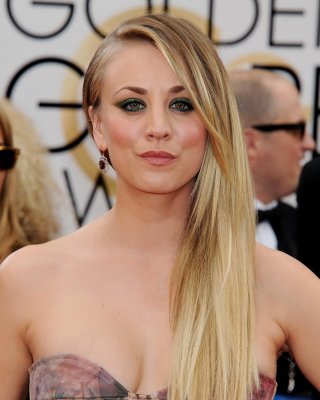 Kaley Cuoco Busty Wearing A Strapless Maxi Dress At The 71st Annual Golden Globe