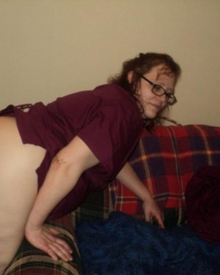 Galerie einer perversen Amateur-Plumper, die ihren riesigen Arsch zeigt
 #67576951