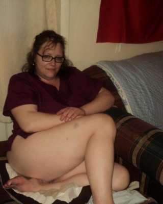 Galerie einer perversen Amateur-Plumper, die ihren riesigen Arsch zeigt
 #67576955