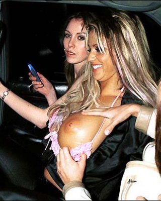 Katie price jordan zeigt ihre schöne tatoo muschi
 #75411983