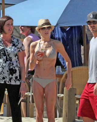 LeAnn Rimes Wearing Sexy Bikini On The Beach In Los Cabos