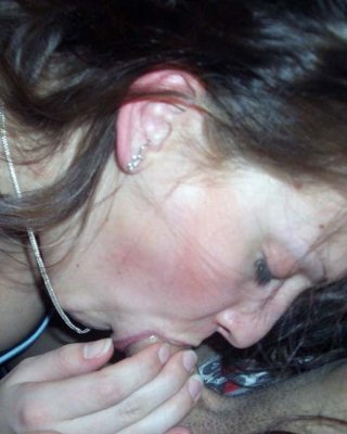Bildergalerie von wilden gfs saugen auf boners
 #74332404