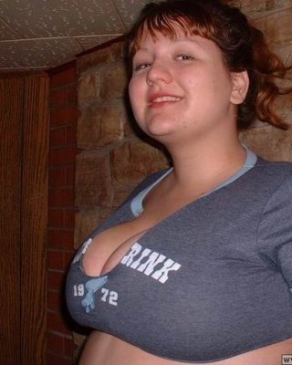 Chubby Teen mit großen Titten
 #75572135