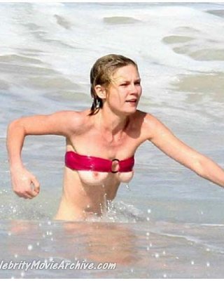 Kirsten Dunst Very Sexy And Hot Bikini And Topless Photos