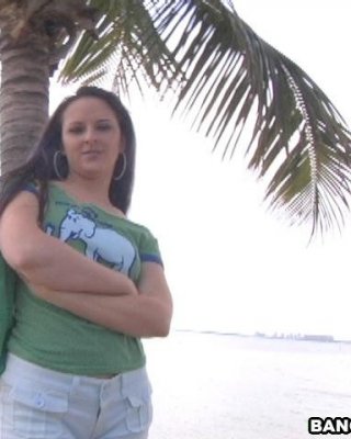 Strand teen wird wild und freaky in Strandhaus
 #74883352