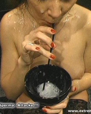 Extreme Bukkake-Orgie mit sehr sexy frechen Babes
 #76084696