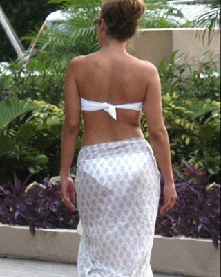 Promi jennifer lopez see-thru und sehr harte brustwarzen
 #75420139