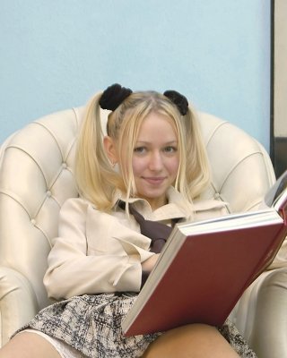 Blondine &amp; vollbusiges Schulmädchen anne
 #79039312