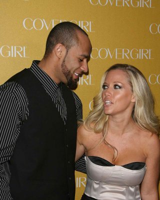 Kendra Wilkinson Upskirt While Playing Golf