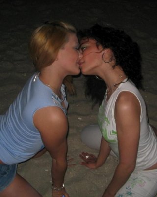 Photos of a slutty chick who likes to show her pussy #67891903