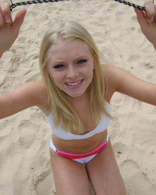 320px x 400px - Blonde amateur bikini teen at the beach Porn Pictures, XXX Photos, Sex  Images #3040190 - PICTOA