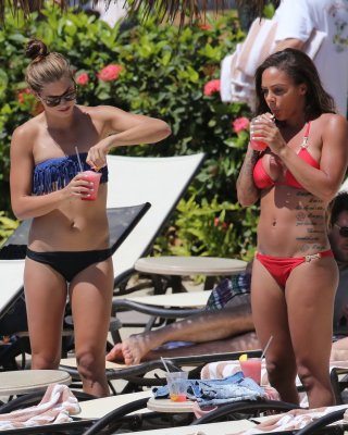 Alex Morgan And Sydney Leroux Showing Off Their Hot Bikini Bodies At The Beach I