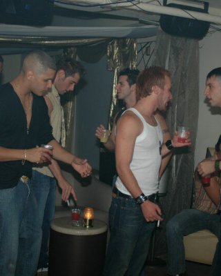 Big dong boys masterbate und cum on eachother in diesen heißen fucking club pics
 #76958039