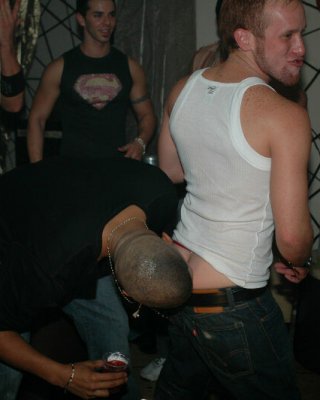 Big dong boys masterbate und cum on eachother in diesen heißen fucking club pics
 #76958094