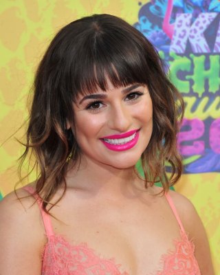 Lea michele braless in einem durchsichtigen Spitzen-Minikleid
 #75200586