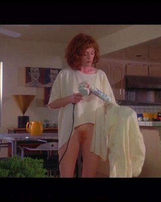 Julianne Moore Showing Her Great Ass And Pubic Hair In Movie