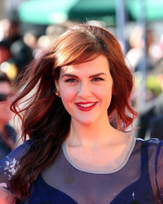 Sara Rue Showing Huge Cleavage At 'The LEGO Movie' Premiere In Westwood