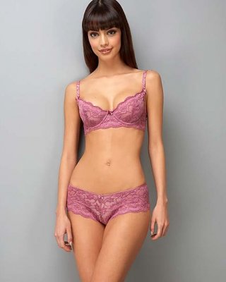 Mayra Suarez entblößt sexy nackten Körper auf durchgesickerten Fotos
 #75274226