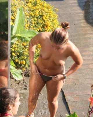 Unglaubliche FKK-Fotos
 #72309524