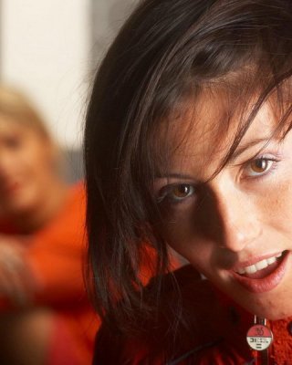 Zwei Teenies zeigen ihre süßen Löcher
 #73927928