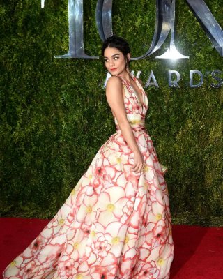 Vanessa Hudgens Braless Showing Sideboob At The 2015 Tony Awards In NYC