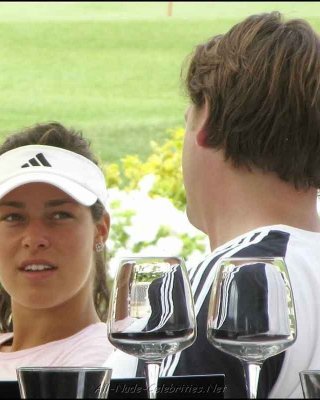 Promi-Babe Ana Ivanovic sonnt sich in einem sexy orangefarbenen Bikini
 #75402525