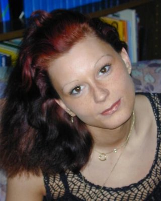 Erstes Mal Milf spreizt Muschi auf Sofa
 #77759990